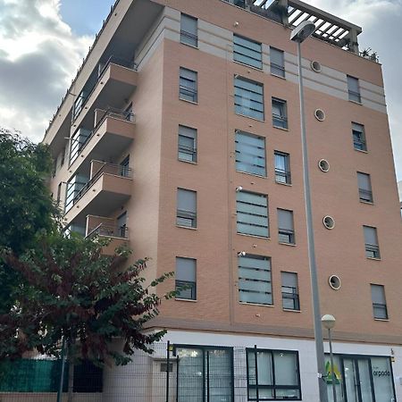 Malaga Campus Apartment Parking Included Exterior photo