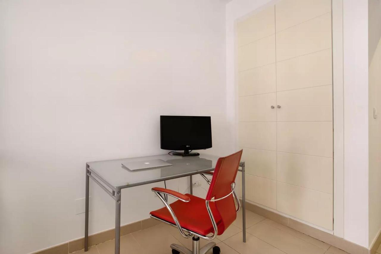 Malaga Campus Apartment Parking Included Exterior photo